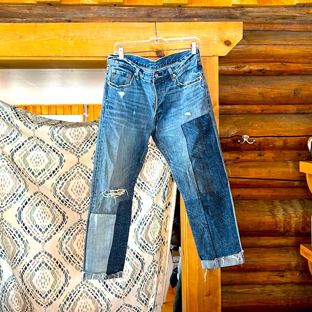 Levi distressed jeans